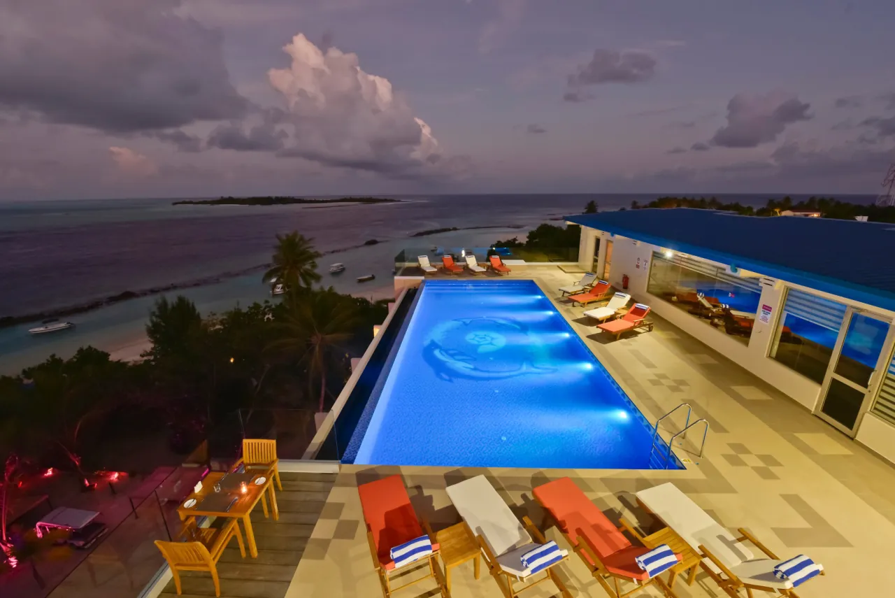 Season Paradise · Beachfront · 48 rooms