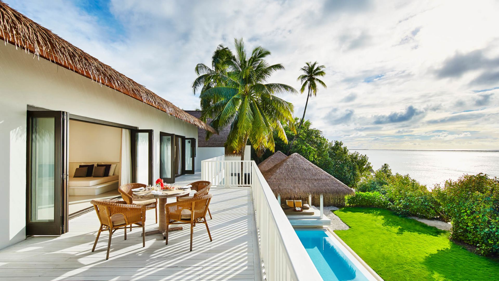 COMO Residence · the buyout