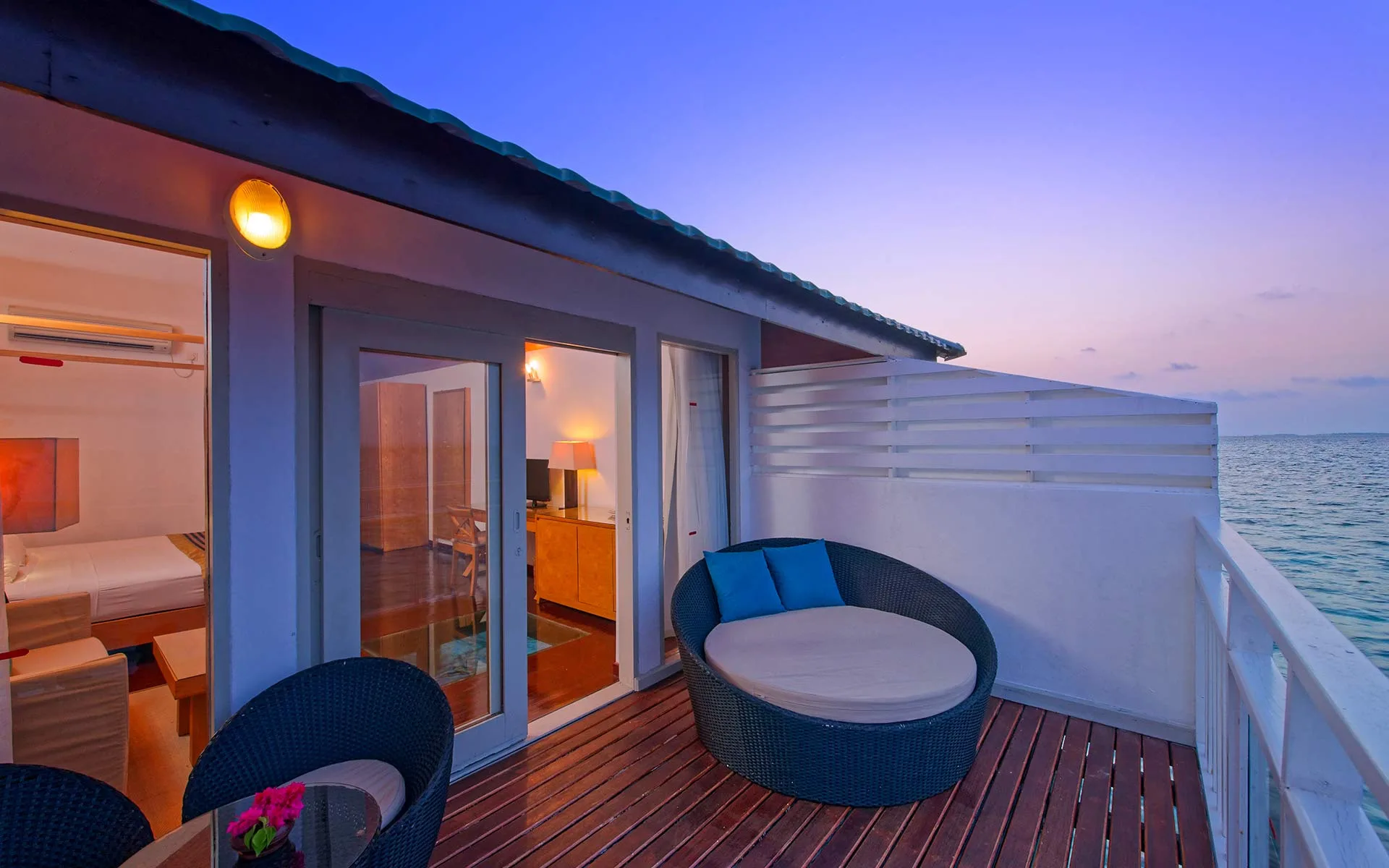 Water Villa · the easy descent