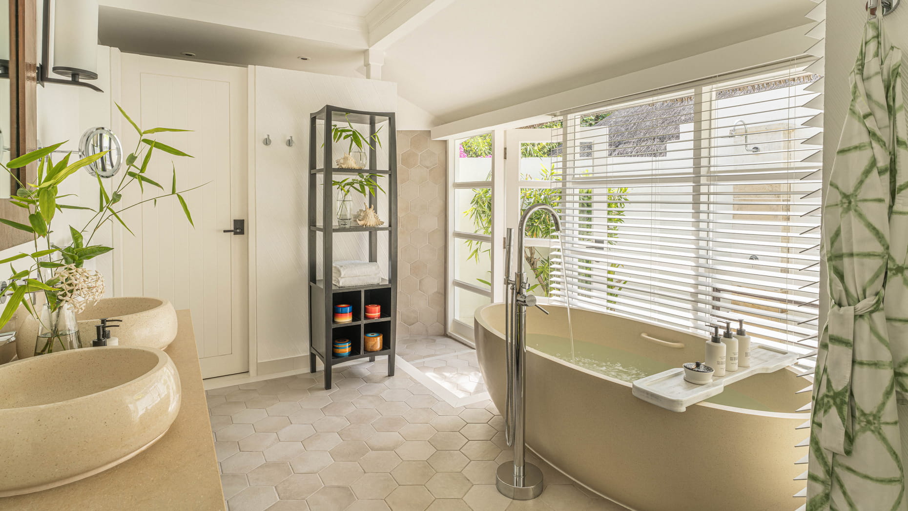 Deluxe Beach Pavilion with Pool · One bedroom · beach plus plunge