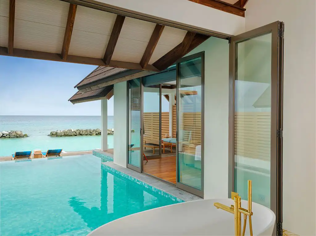 Semi-Ocean Pool Suite · One bedroom · 280 m² · 6 villas