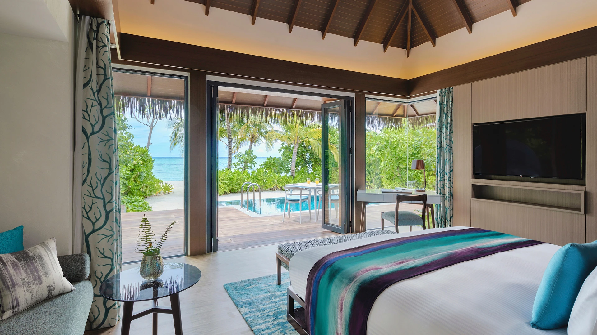 Beach Pool Villa · sand-step