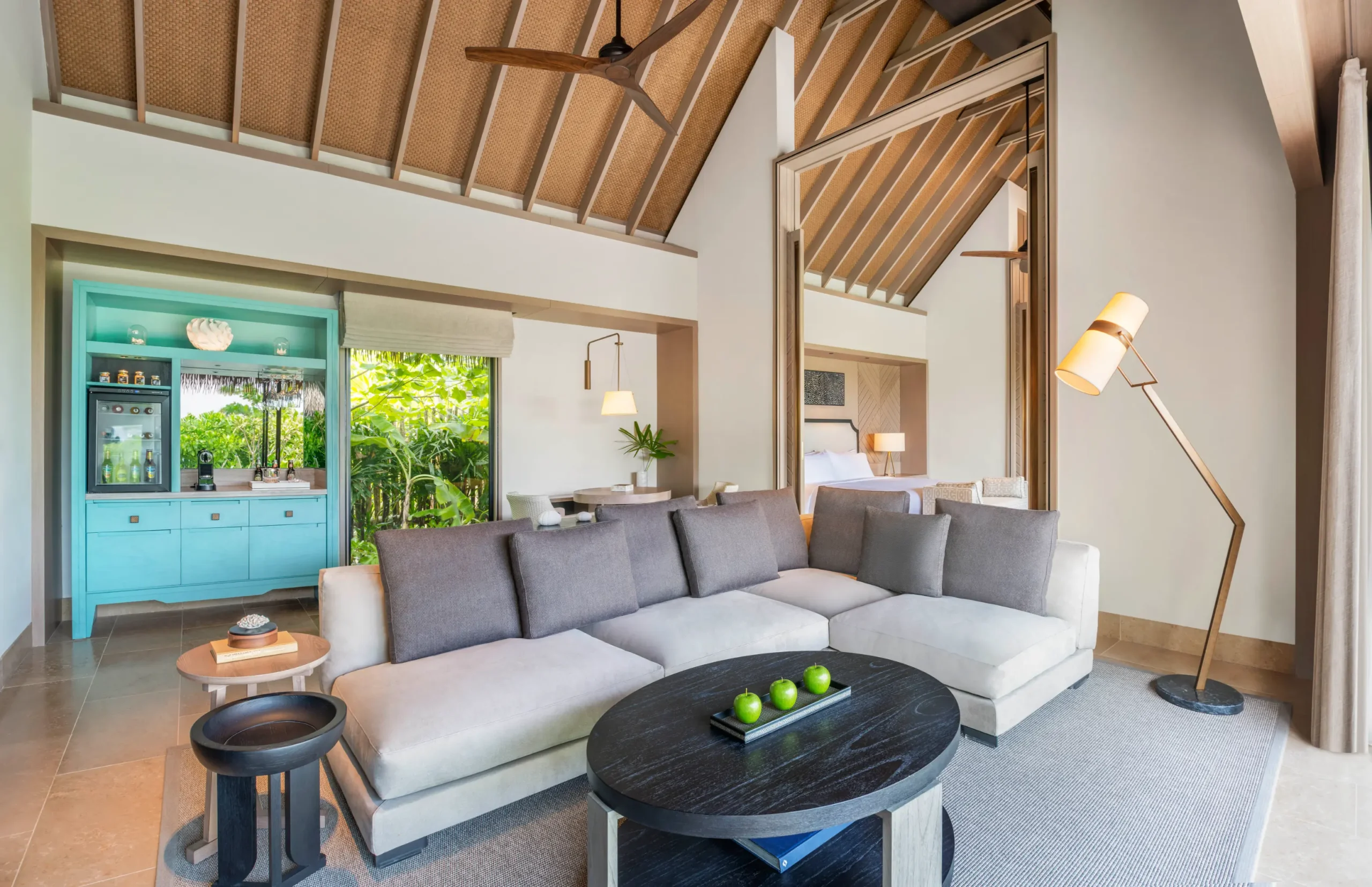 King Grand Reef Villa with Pool · One bedroom · grand over-water