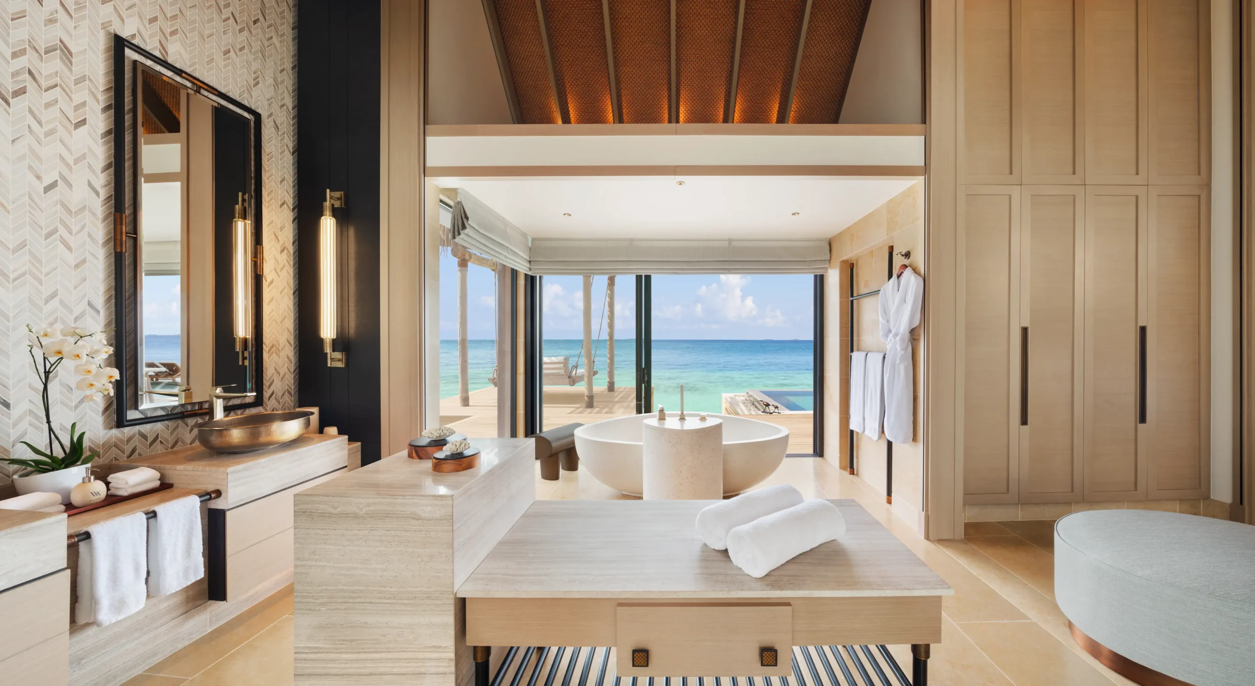 King Grand Reef Villa with Pool · One bedroom · grand over-water